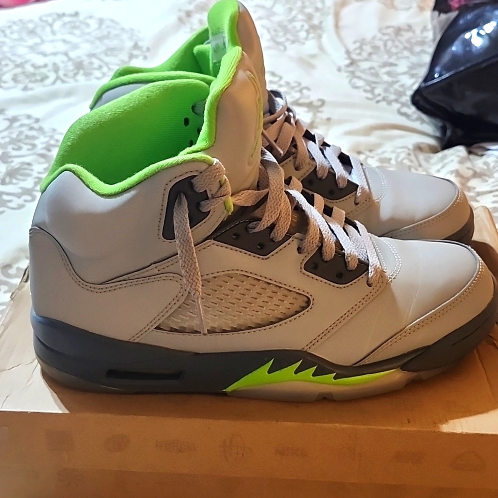 Air Jordan Retro 5 Athletic Shoes Mens Size 8.5